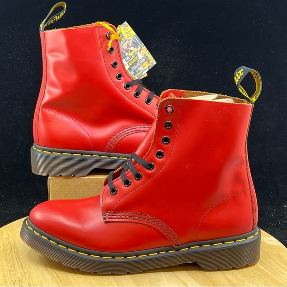 DOC DR. MARTENS RED SMOOTH LEATHER BOOTS RARE VINTAGE WOMENS SIZE 9/ MENS SIZE 8 - Picture 1 of 10